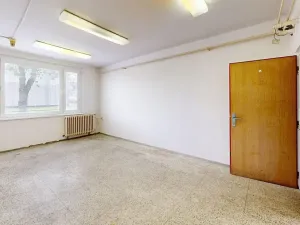 Pronájem kanceláře, Hradec Králové, Akademika Bedrny, 602 m2