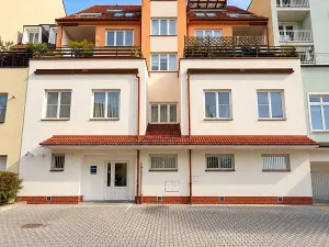 Prodej bytu 1+kk, Hluboká nad Vltavou, Masarykova, 21 m2