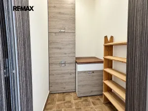 Pronájem bytu 3+kk, Praha - Cholupice, Podchýšská, 74 m2