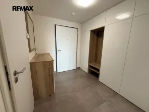Pronájem bytu 2+kk, Praha - Modřany, Mezi vodami, 64 m2