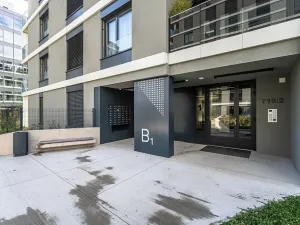 Pronájem bytu 2+kk, Praha - Karlín, Sokolova, 59 m2