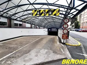 Pronájem garážového stání, Brno, Příkop, 12 m2