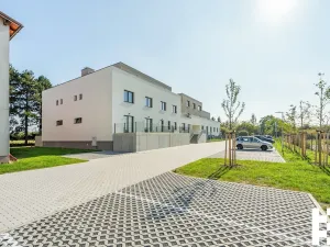 Prodej garážového stání, Praha - Satalice, 14 m2