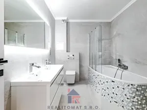 Prodej bytu 4+kk, Praha - Komořany, Pod lesem, 266 m2