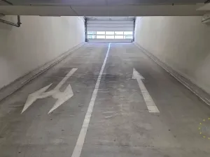Pronájem garáže, Praha - Libeň, Kurta Konráda, 15 m2