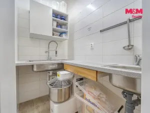 Pronájem obchodního prostoru, Karlovy Vary, Bělehradská, 100 m2