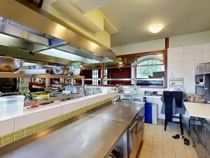 Dražba restaurace, Praha - Holešovice, Jankovcova, 1096 m2