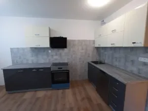 Pronájem bytu 3+1, Praha - Kobylisy, Slancova, 75 m2