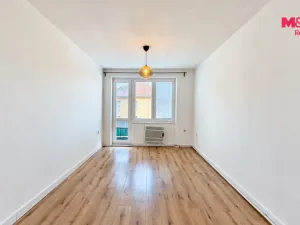 Pronájem bytu 2+1, Louny, 28. října, 56 m2