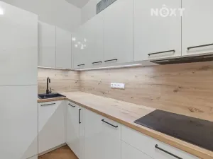 Prodej bytu 2+kk, Praha - Vinohrady, Velehradská, 43 m2
