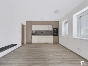 Pronájem bytu 1+kk, Lázně Bohdaneč, Družstevní, 32 m2