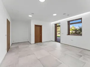 Pronájem kanceláře, Velké Přítočno, 350 m2