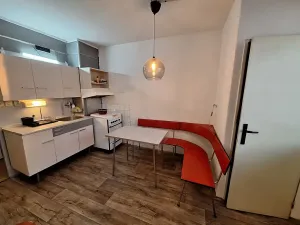 Pronájem bytu 2+1, Praha - Vršovice, Tádžická, 66 m2