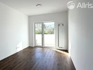 Pronájem bytu 1+kk, Brno, Komárovská, 29 m2