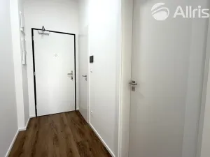 Pronájem bytu 1+kk, Brno, Komárovská, 29 m2