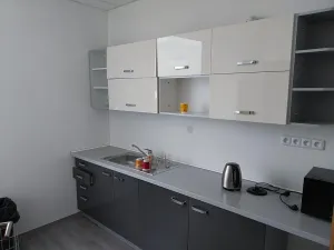 Pronájem kanceláře, Brno, Heršpická, 668 m2