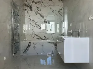 Pronájem bytu 4+1, Děčín, Husovo nám., 156 m2
