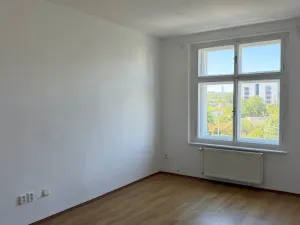 Pronájem bytu 2+1, Praha - Libeň, Na rozcestí, 63 m2
