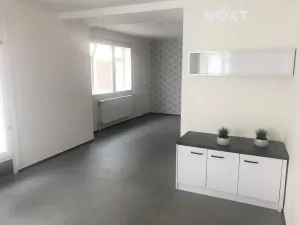 Pronájem obchodního prostoru, Jindřichův Hradec, Školní, 40 m2