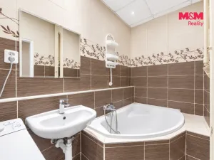 Prodej bytu 2+kk, Kralupy nad Vltavou - Lobeček, nám. Mládežníků, 52 m2