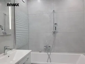 Pronájem bytu 3+1, Praha - Modřany, Botevova, 72 m2