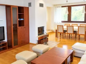 Pronájem rodinného domu, Luhačovice, Antonína Slavíčka, 250 m2