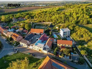 Prodej vícegeneračního domu, Velvary, 212 m2