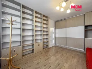 Pronájem bytu 1+1, Praha - Letňany, Dobratická, 31 m2