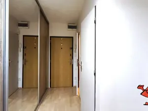 Pronájem bytu 2+kk, Praha - Petrovice, Kurčatovova, 45 m2