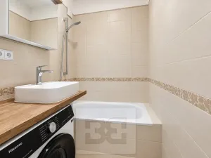 Pronájem bytu 1+kk, Praha - Hlubočepy, Pivcova, 29 m2