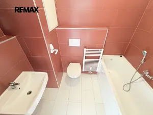 Pronájem bytu 4+kk, Velký Osek, U hřiště, 84 m2