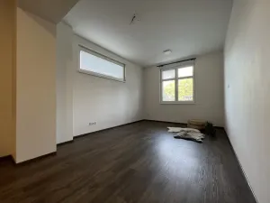 Pronájem bytu 1+kk, Pardubice, Na Okrouhlíku, 29 m2