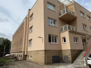 Pronájem kanceláře, Praha - Žižkov, U zásobní zahrady, 46 m2