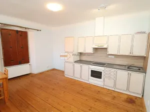 Pronájem bytu 1+kk, Uhlířské Janovice, Václavské náměstí, 26 m2