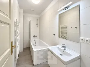 Pronájem bytu 2+kk, Praha - Nové Město, Mlynářská, 72 m2
