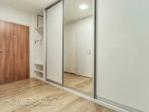 Pronájem bytu 2+kk, Praha, Novoborská, 40 m2