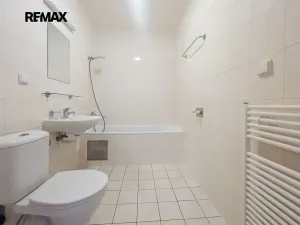 Pronájem bytu 1+kk, Praha - Horní Měcholupy, Padovská, 32 m2