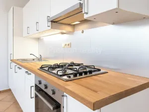Pronájem bytu 2+kk, Praha - Nusle, Zdaru, 38 m2