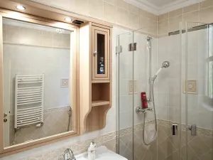 Prodej bytu 4+1, Karlovy Vary, Tylova, 182 m2