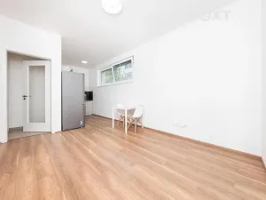 Pronájem bytu 2+kk, Pardubice, Bratranců Veverkových, 46 m2