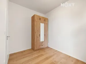 Pronájem bytu 2+kk, Praha - Vysočany, Kolmá, 34 m2