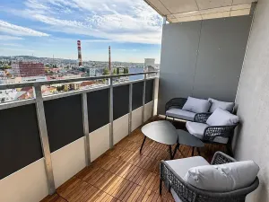 Pronájem bytu 2+kk, Brno, Bratislavská, 52 m2