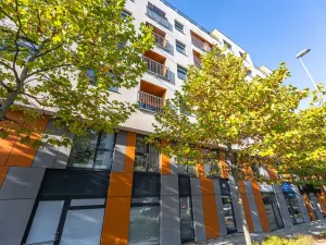 Pronájem bytu 2+kk, Praha - Uhříněves, Jindřicha Bubeníčka, 37 m2