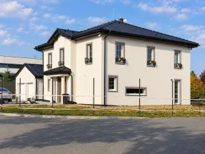 Prodej rodinného domu, Jesenice, Labutí, 238 m2