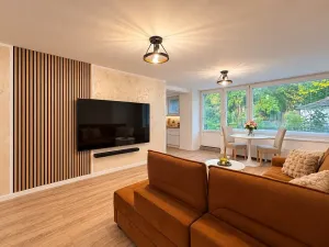 Prodej vícegeneračního domu, Dubí, Údolí, 450 m2