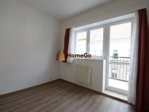 Pronájem bytu 1+kk, Praha - Vršovice, Sevastopolská, 18 m2
