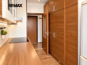 Prodej bytu 3+1, Praha - Troja, Krynická, 65 m2