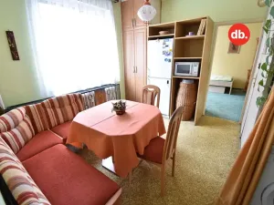 Prodej bytu 3+1, Karlovy Vary, Šumavská, 64 m2