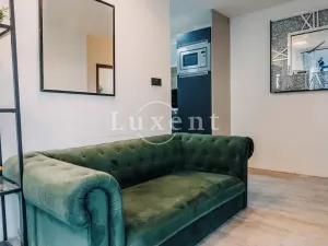 Pronájem obchodního prostoru, Praha - Žižkov, Jeseniova, 105 m2