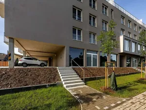 Prodej obchodního prostoru, Praha - Běchovice, Českobrodská, 100 m2